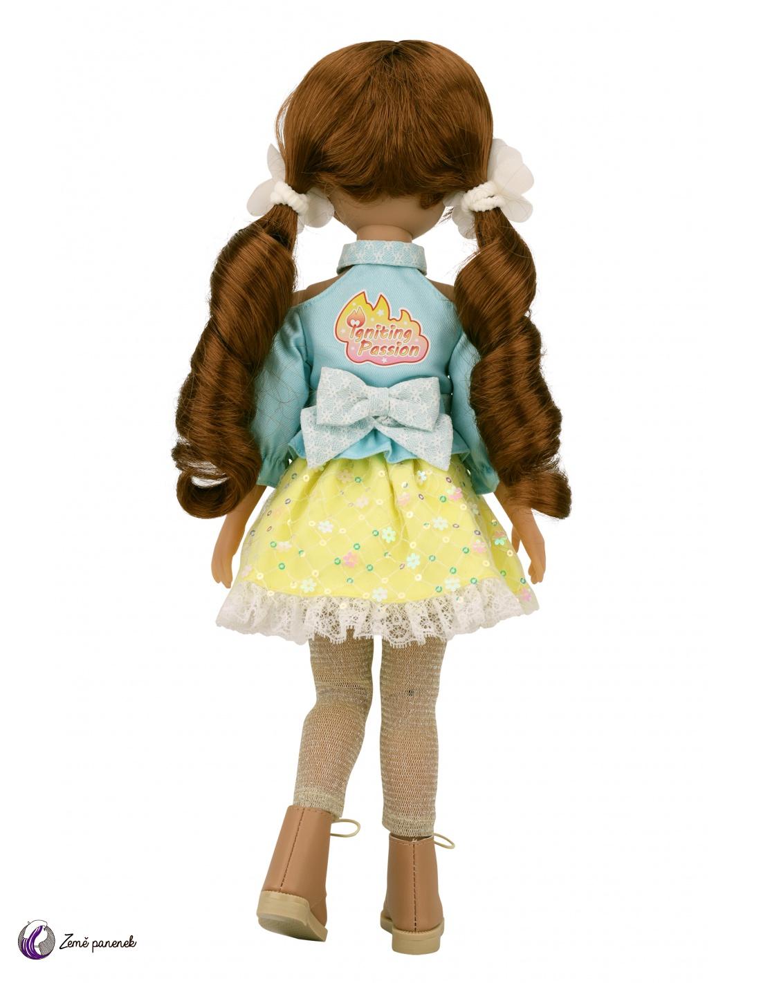 Ruby Red Fashion Friends Valeria